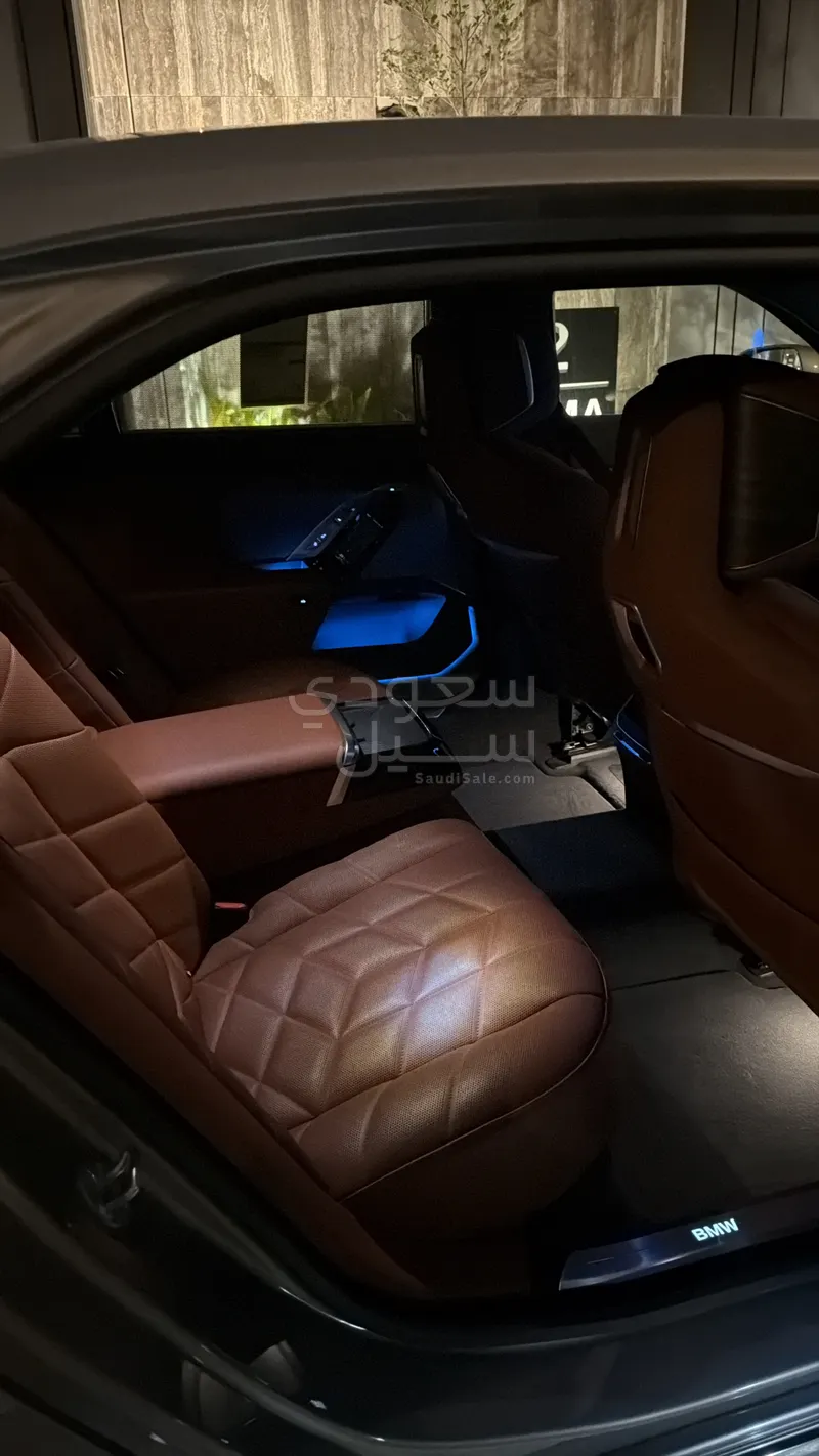 2024 BMW 7 Series 735Li