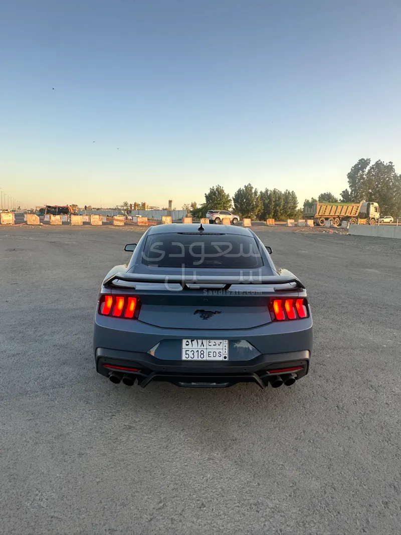 2025 فورد موستانغ