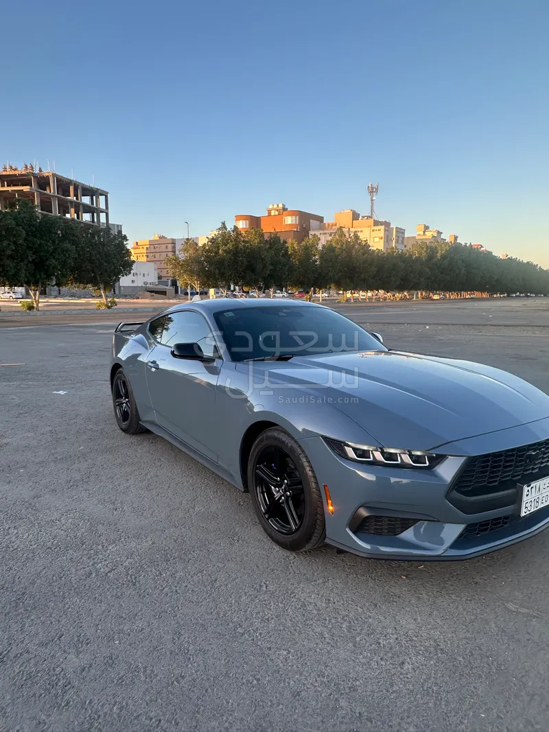 2025 فورد موستانغ