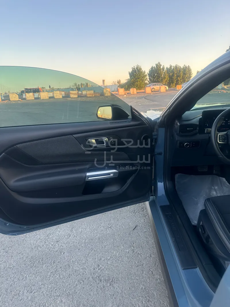 2025 فورد موستانغ