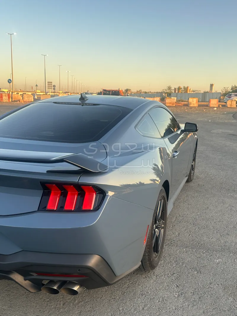 2025 فورد موستانغ