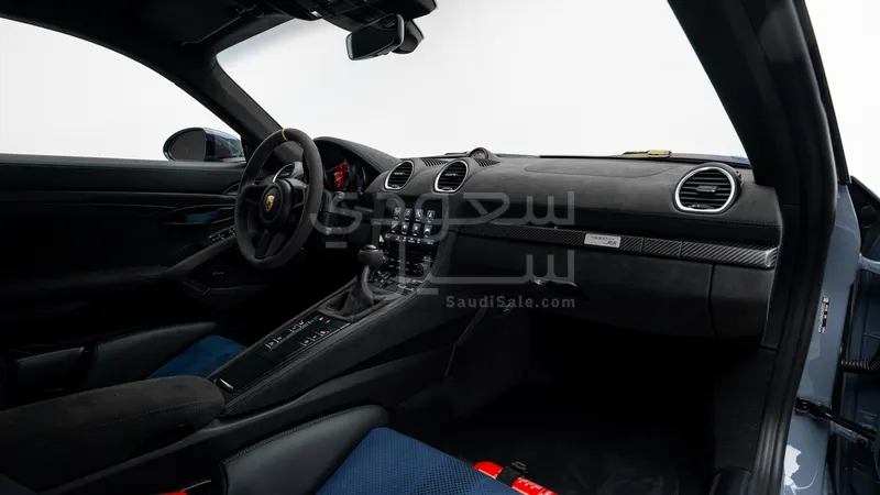 2022 Porsche Cayman GT4 RS