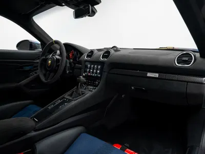 2022 Porsche Cayman GT4 RS