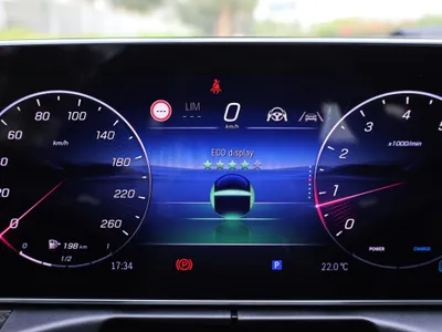 2026 مرسيدس - بنز سي إل إي 200