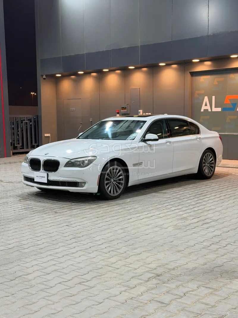 2011 بي ام دبليو الفئة السابعة 750 إل أي