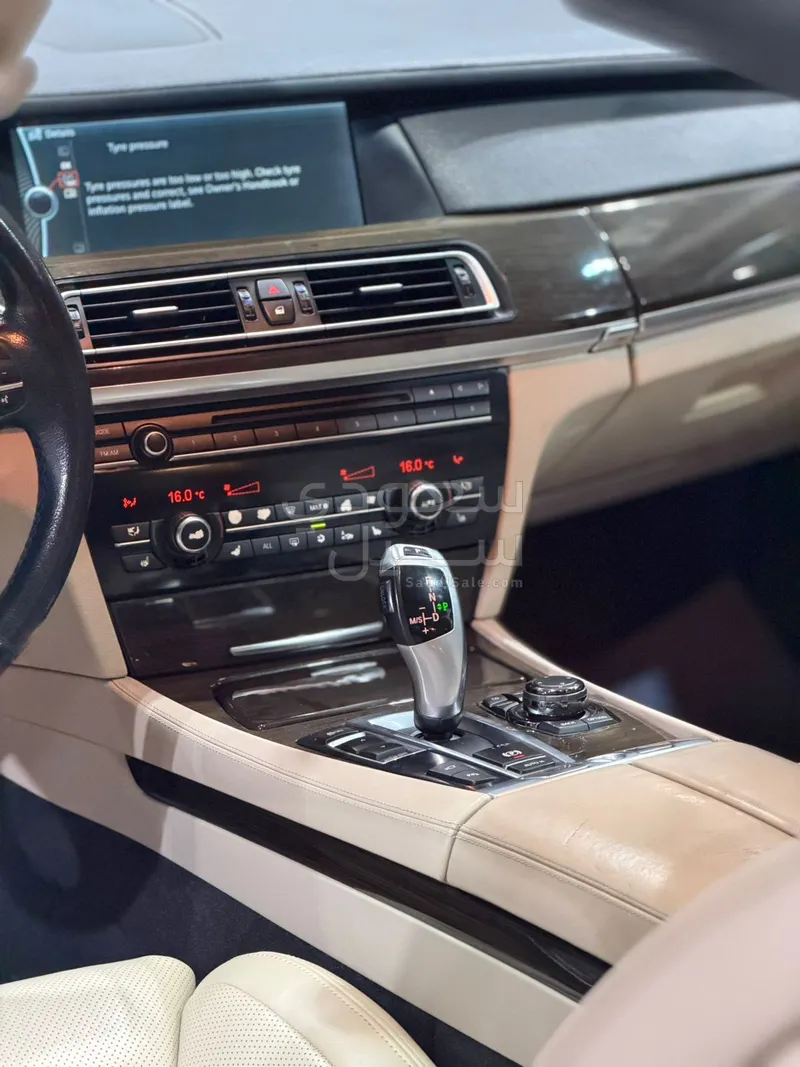 2011 بي ام دبليو الفئة السابعة 750 إل أي