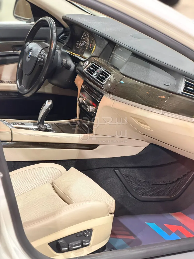 2011 بي ام دبليو الفئة السابعة 750 إل أي