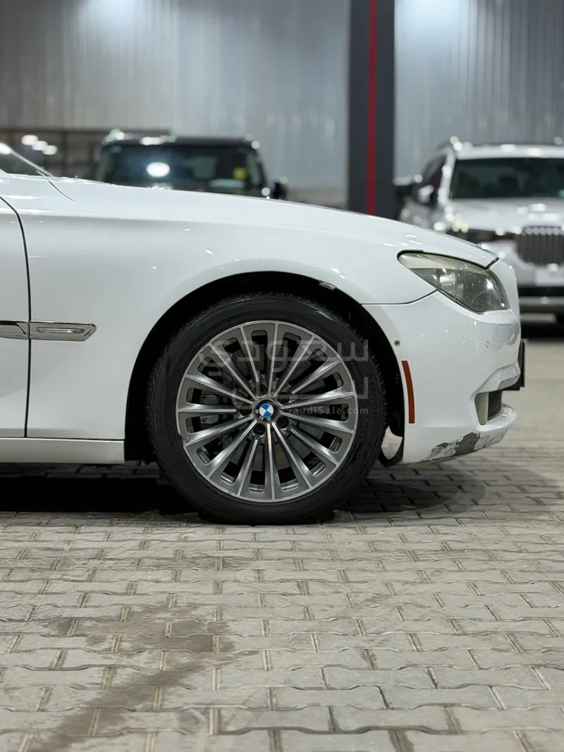 2011 بي ام دبليو الفئة السابعة 750 إل أي