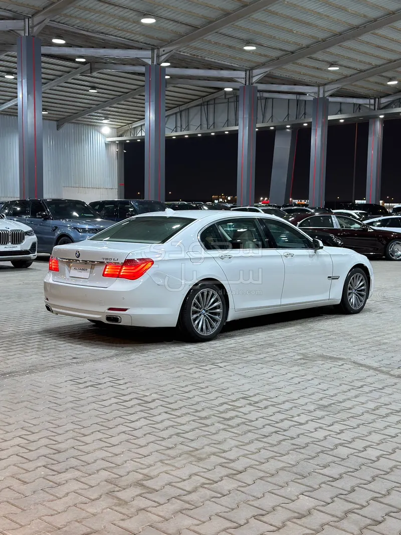 2011 بي ام دبليو الفئة السابعة 750 إل أي