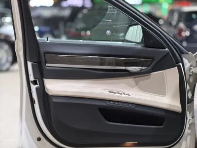 2011 بي ام دبليو الفئة السابعة 750 إل أي