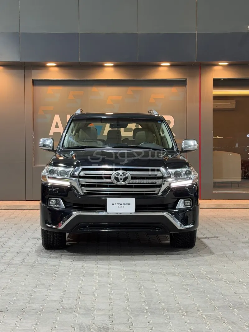 2016 تويوتا لاند كروزر في اكس ار