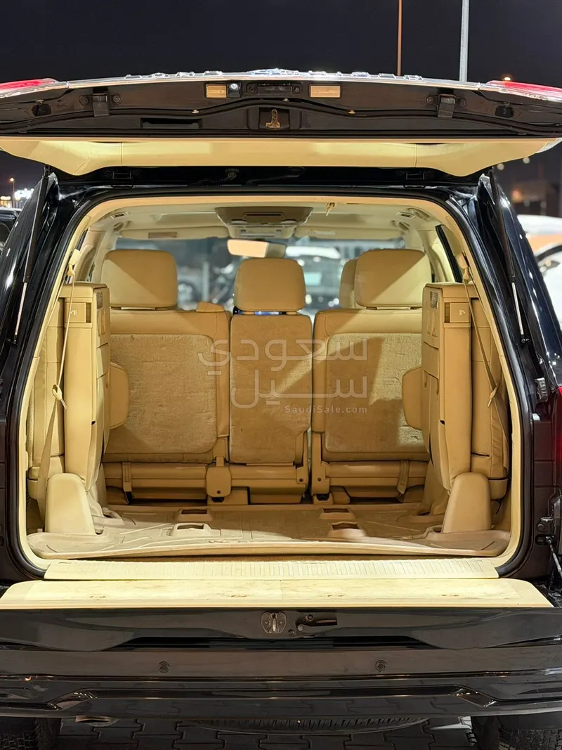 2016 تويوتا لاند كروزر في اكس ار