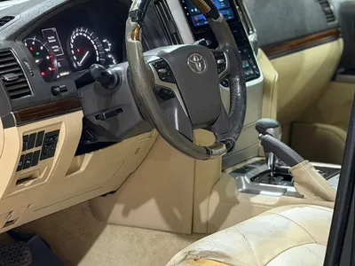 2016 تويوتا لاند كروزر في اكس ار