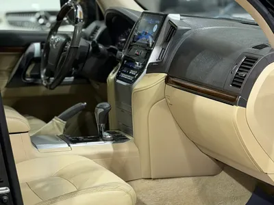 2016 تويوتا لاند كروزر في اكس ار