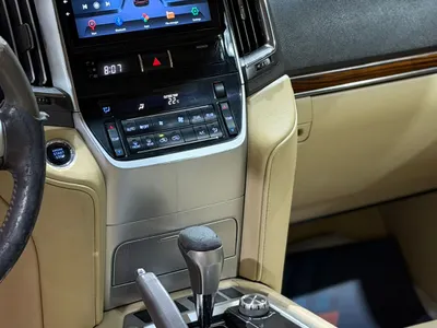 2016 تويوتا لاند كروزر في اكس ار