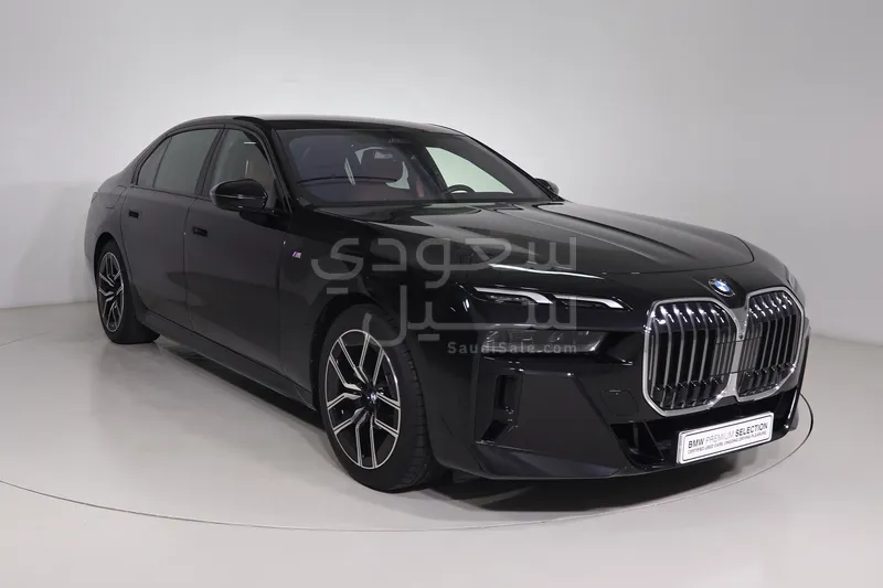 2026 بي ام دبليو الفئة السابعة 735أي