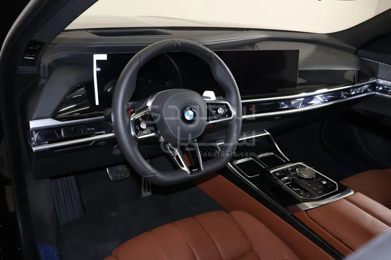 2026 بي ام دبليو الفئة السابعة 735أي