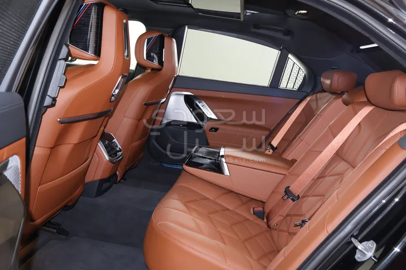 2026 بي ام دبليو الفئة السابعة 735أي