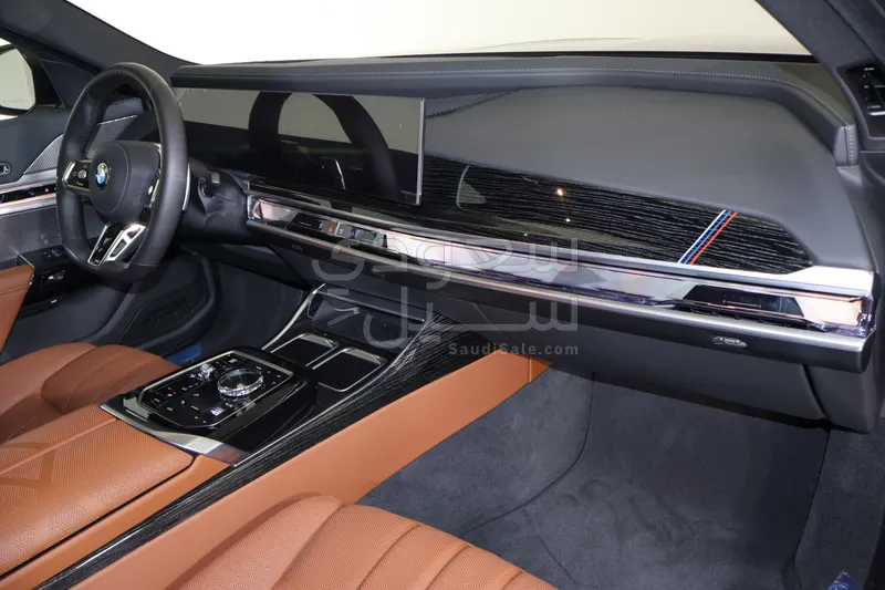 2026 بي ام دبليو الفئة السابعة 735أي