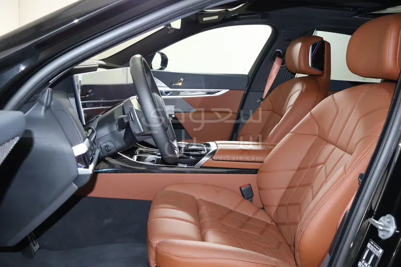 2026 بي ام دبليو الفئة السابعة 735أي