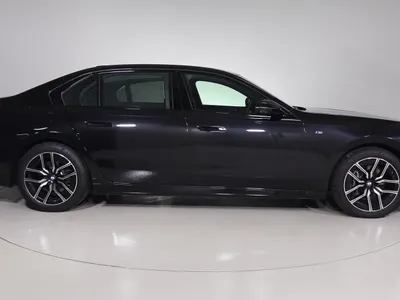 2026 بي ام دبليو الفئة السابعة 735أي