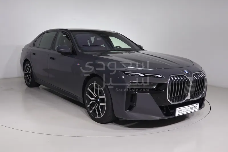 2026 بي ام دبليو الفئة السابعة 735أي