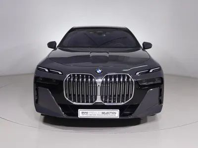 2026 بي ام دبليو الفئة السابعة 735أي