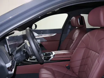 2026 بي ام دبليو الفئة السابعة 735أي