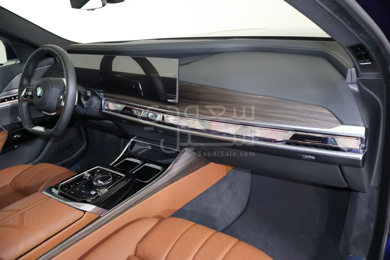 2026 بي ام دبليو الفئة السابعة 735أي