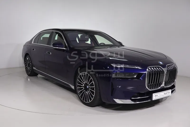 2026 بي ام دبليو الفئة السابعة 735أي