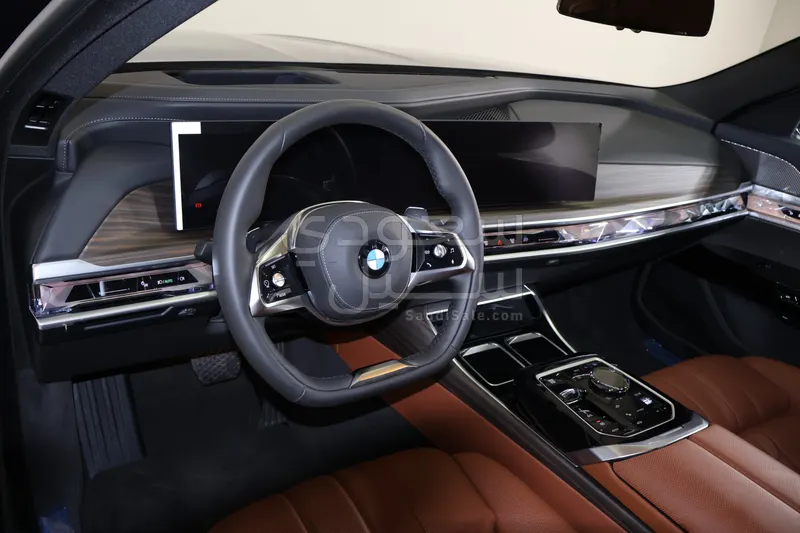 2026 بي ام دبليو الفئة السابعة 735أي