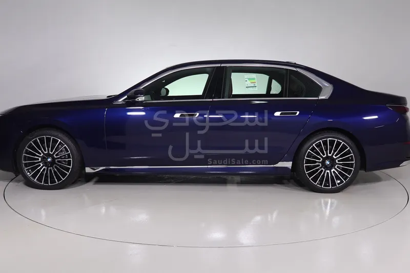 2026 بي ام دبليو الفئة السابعة 735أي