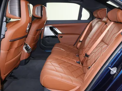 2026 بي ام دبليو الفئة السابعة 735أي