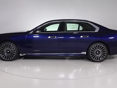 2026 بي ام دبليو الفئة السابعة 735أي