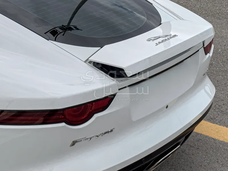 2019 جاكوار اف-تايب بي 300