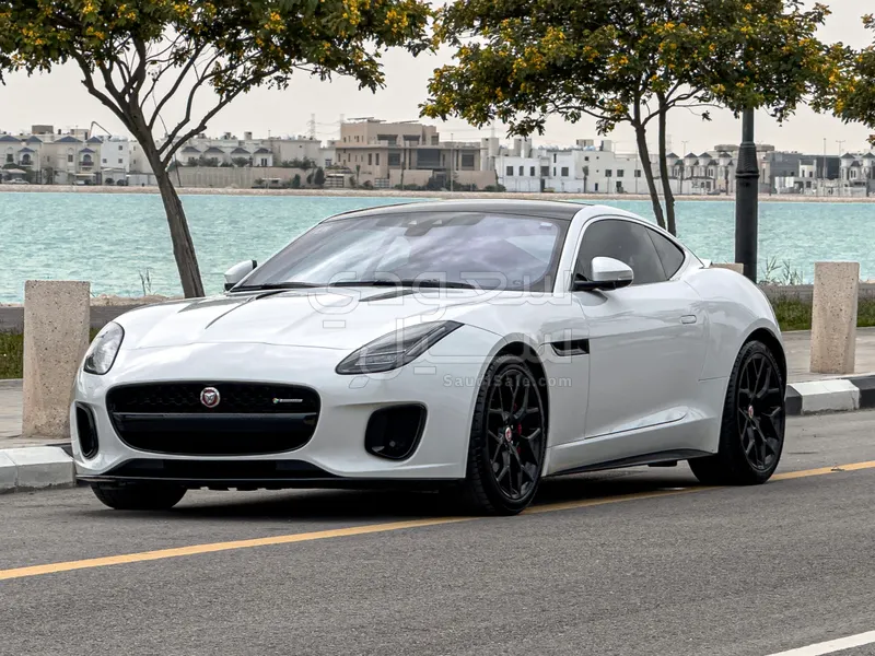2019 جاكوار اف-تايب بي 300