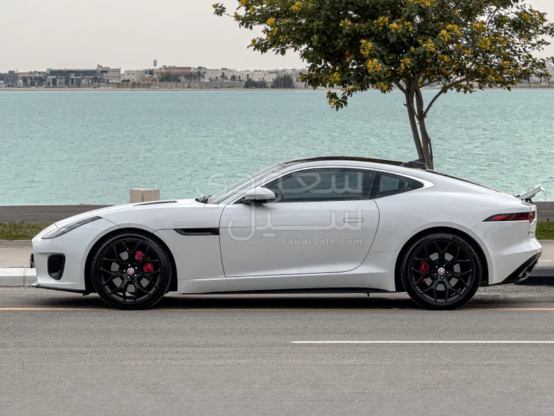 2019 جاكوار اف-تايب بي 300