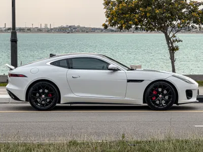 2019 جاكوار اف-تايب بي 300