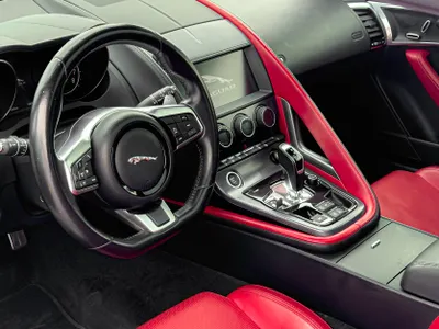 2019 جاكوار اف-تايب بي 300