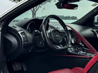 2019 جاكوار اف-تايب بي 300