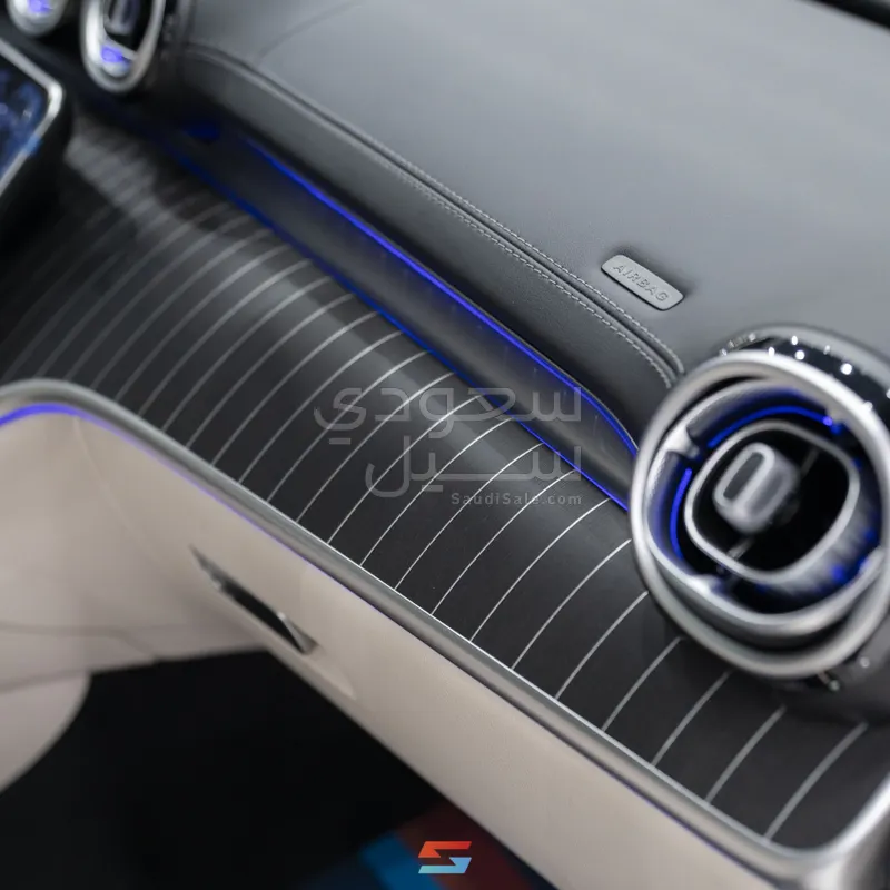 2025 مرسيدس - بنز سي إل إي 200