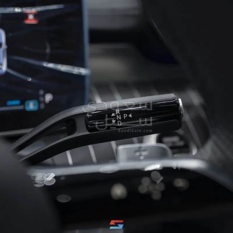 2025 مرسيدس - بنز سي إل إي 200