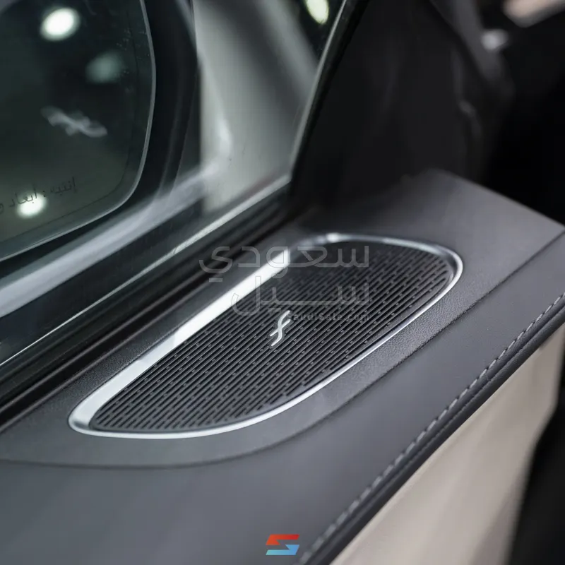 2025 مرسيدس - بنز سي إل إي 200