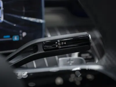 2025 مرسيدس - بنز سي إل إي 200