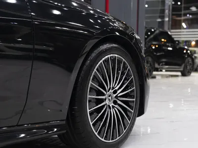 2025 مرسيدس - بنز سي إل إي 200