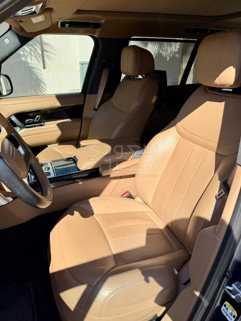 2022 لاند روفر رينج روفر فوج