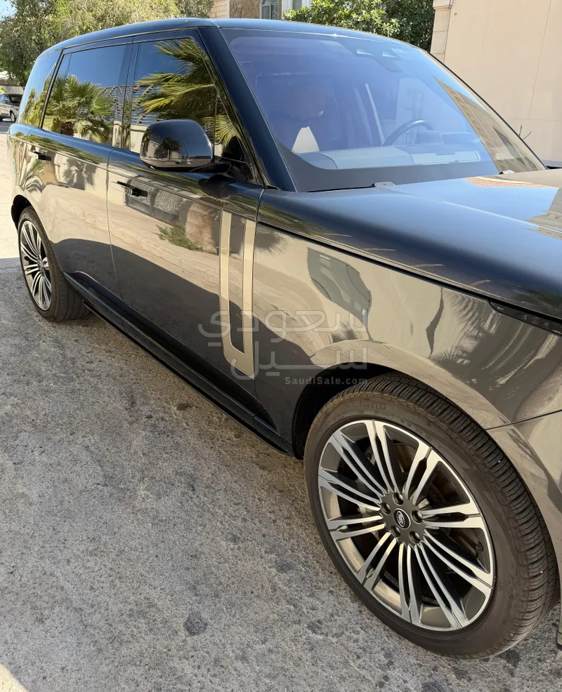 2022 لاند روفر رينج روفر فوج