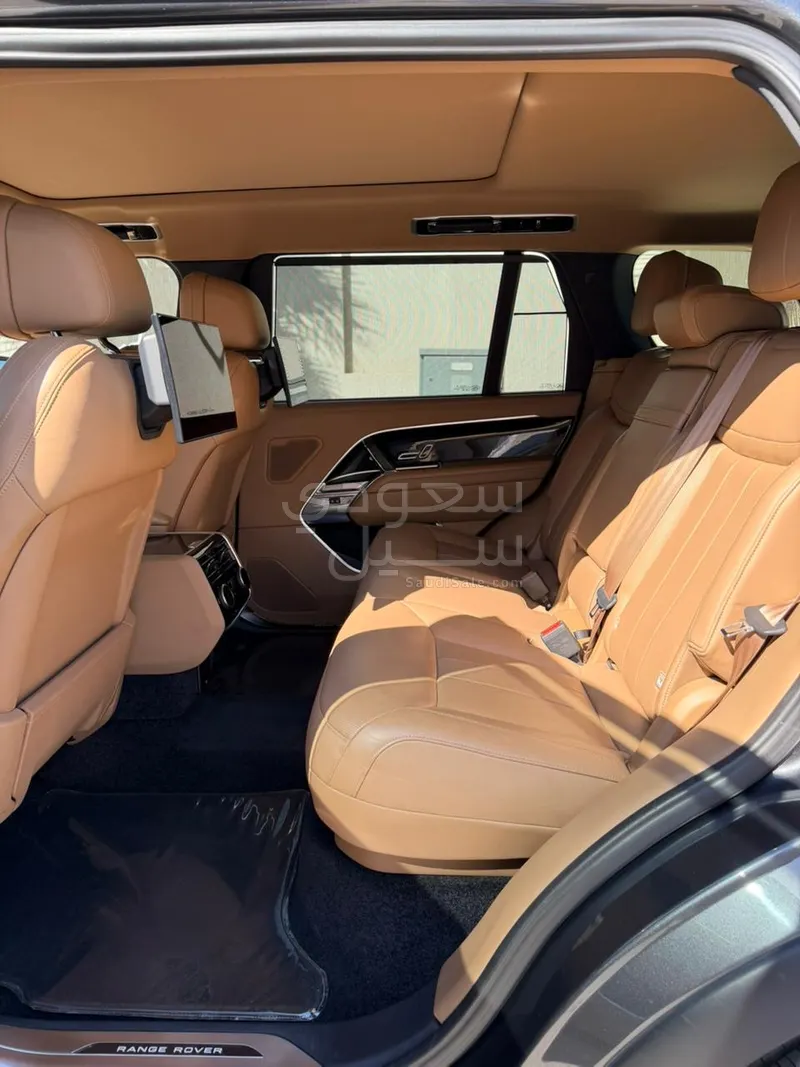 2022 لاند روفر رينج روفر فوج