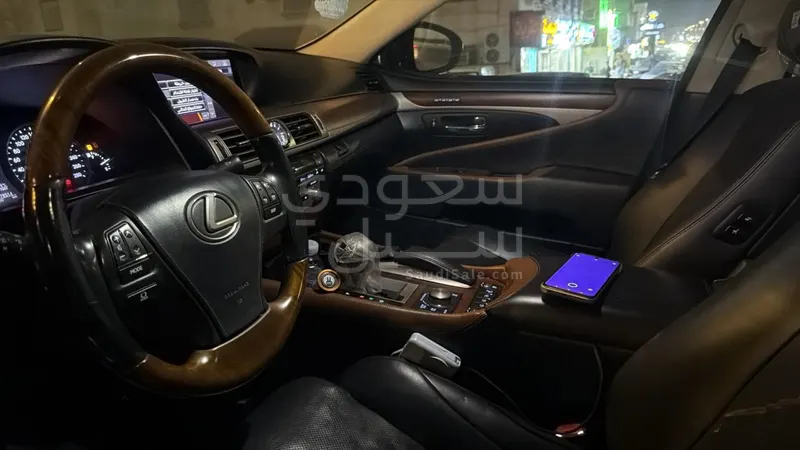 2015 لكزس إل إس 600إتش إل