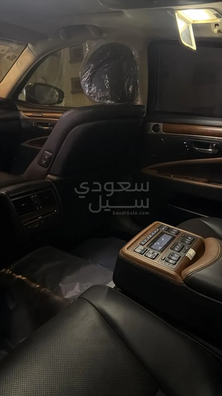 2015 لكزس إل إس 600إتش إل